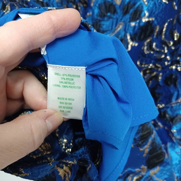 ********** PRICE DROPPED   Lilly Pulitzer BLUE GROTTO holiday top - Picture 5 of 6